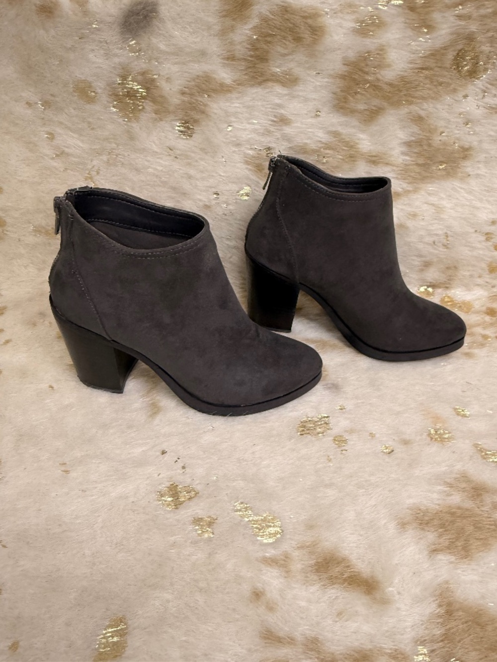 Steve Madden Women's Muse Suede like Heeled 3" Heel Zip Back Booties Gray Size 7